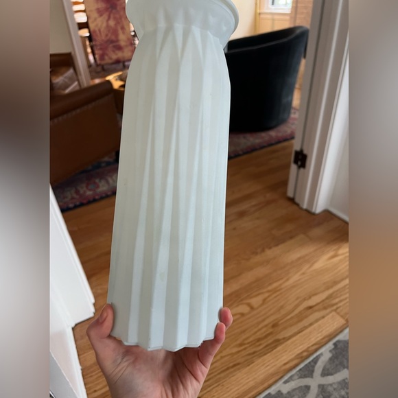 White Flower Vase from The Bouqs - Picture 7 of 12